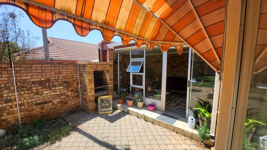 3 Bedroom Property for Sale in Adamayview North West